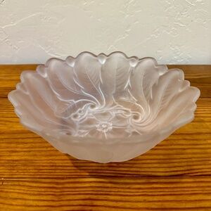 Indiana Glass Wild Rose Clear Frosted Bowl 9” Scalloped Floral Serving Bowl